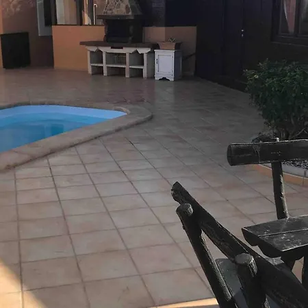 Beautiful Studio Chalet In Corralejo With Pool